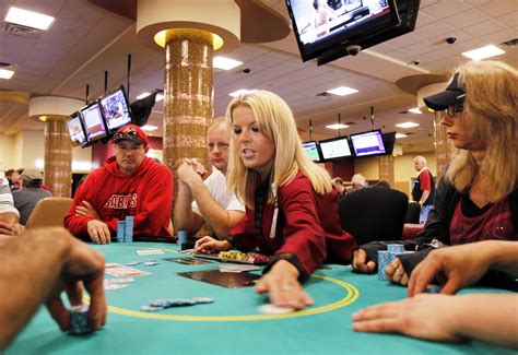 dealer in casino salray - casino dealer salary with tips.